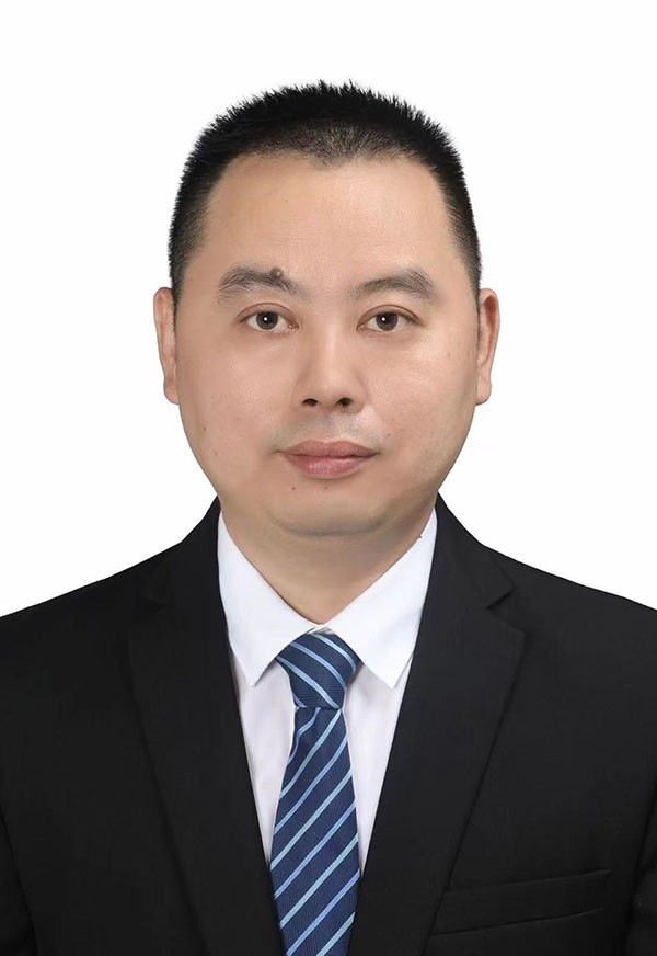 董事长：李向兵